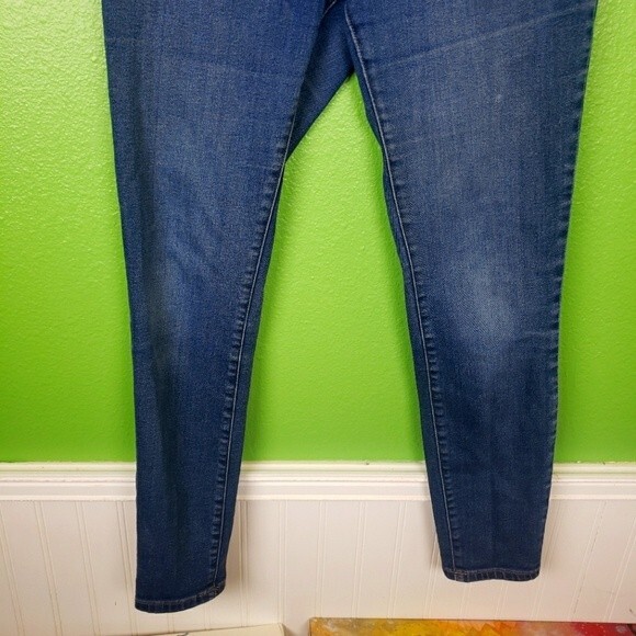 Everlane Women's High Rise Comfy Stretchy Denim Tappered Jeans SZ 28 Reg - Picture 9 of 10